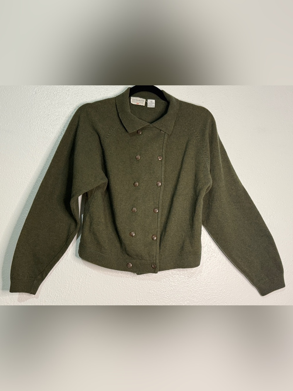 Autograph Olive Double-Breasted Cardigan. Lambswool 96%, 4% nylon. Sz M.